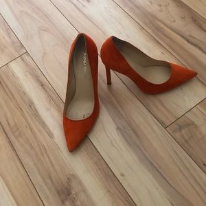 Tangerine suede Pumps